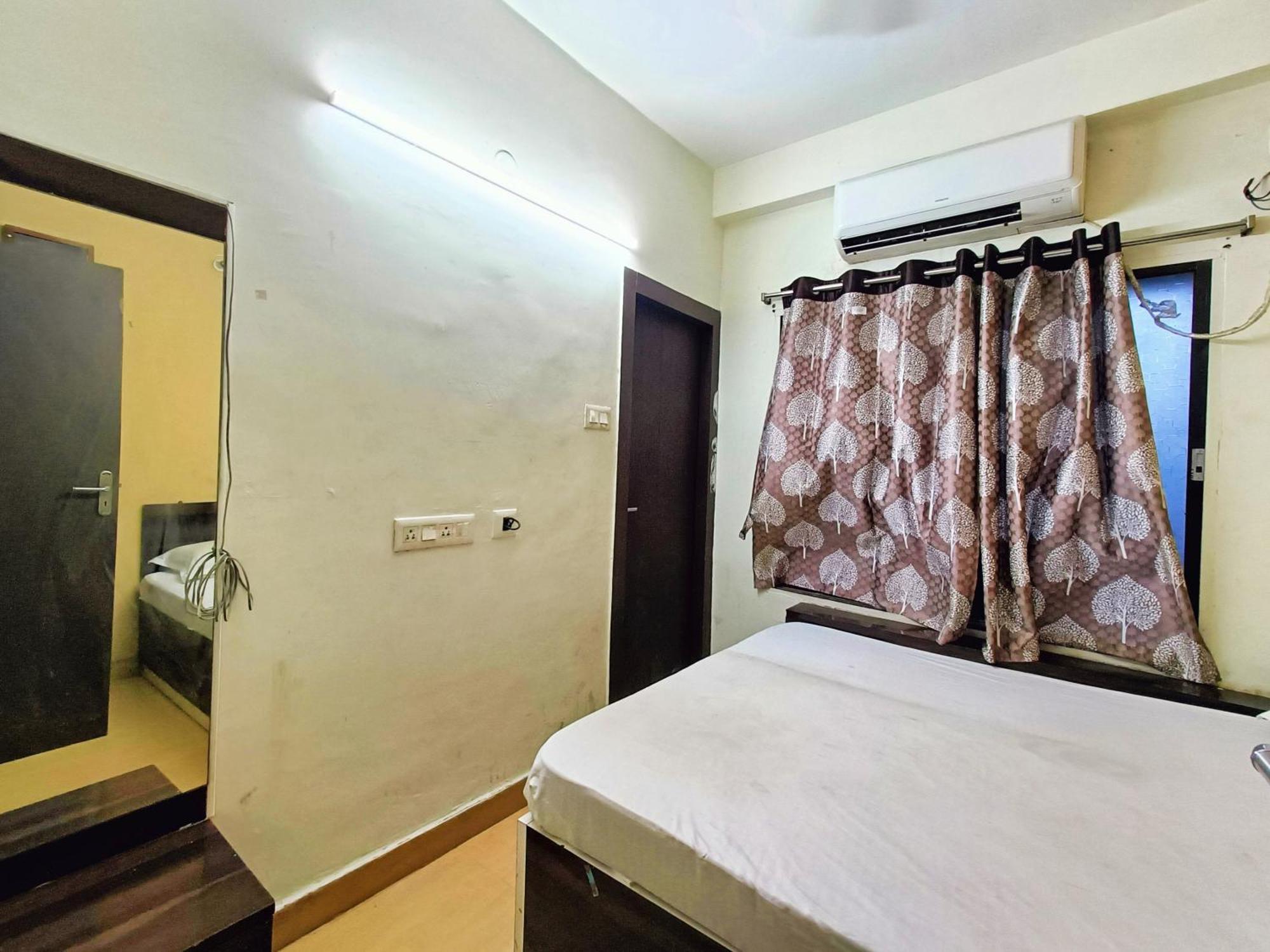 Rest Inn Hotel Newtown Road Near Tata Medical Калькутта Экстерьер фото